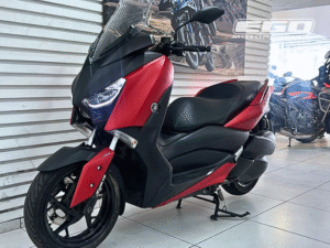 yamaha xmax 250 vermelha (2)