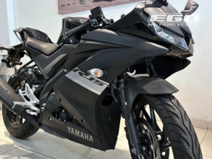 YAMAHA R15 (2)